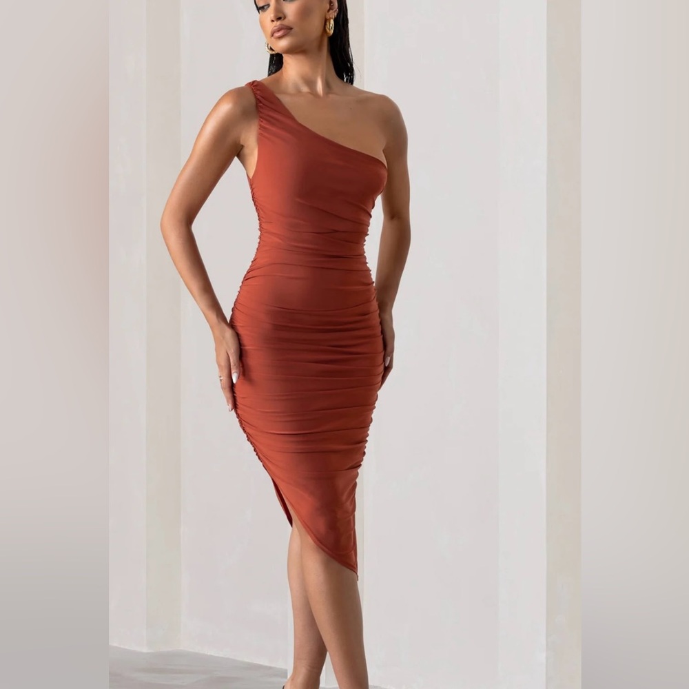 RUST ASYMMETRIC ONE SHOULDER RUCHED MIDI DRESS